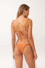 Load image into Gallery viewer, Model Back: Rio De Sol Top Top Shimmer-Nocciola Lia-Noa