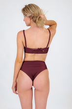 Load image into Gallery viewer, Model Back: Rio De Sol Top Top Barolo Bandeau-Reto