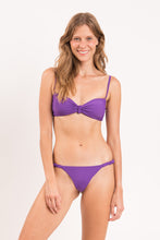 Load image into Gallery viewer, Model Front: Rio De Sol Set Set Amuleto Bandeau-Crispy Cheeky-Crispy