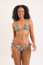 Load image into Gallery viewer, Model Front: Rio De Sol Top Top Wild-Black Tri-Inv