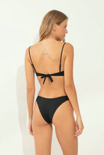 Load image into Gallery viewer, Model Back: Wednesday In Hawaii By Rio De Sol Top Top Lava Shell
