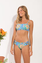 Load image into Gallery viewer, Model Front: Rio De Sol Top Top Treetop Bandeau-Reto
