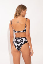 Load image into Gallery viewer, Model Back: Rio De Sol Bottom Bottom Poppy Hotpants
