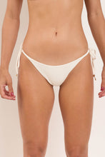 Load image into Gallery viewer, Gallery: Rio De Sol Bottom Bottom Sand-Chantilly Lacinho
