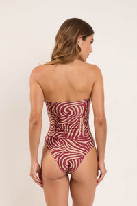 Model Back: Rio De Sol One-Piece Dune Sara-Op